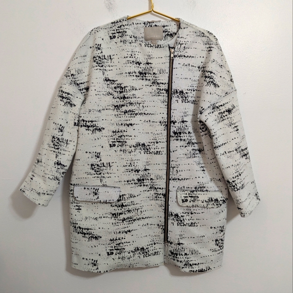 Soia & Kyo Medium Black & White Collarless Textured Raw Edge Moto Evening Jacket